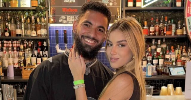 Douglas Luiz randí s dospievajúcou dcérou ikony Arsenalu po rozchode Alishy Lehmann | Futbal | Šport
