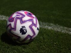 Dve hviezdy Premier League odišli zakrvavené po tom, čo zachránili muža pred „rasistickým útokom“ Rohová vlajka Brentfordu