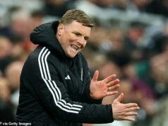 Eddie Howe vydáva vášnivý výkrik hviezdam Newcastlu pred kritickým súbojom Ligy majstrov s Barcelonou Eddie Howe vyzval svojich hráčov Newcastlu, aby sa chopili príležitosti proti Barcelone