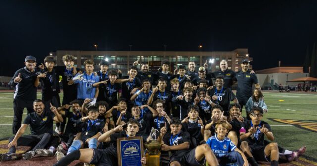 El Camino Real vyhráva chlapčenský futbalový titul City Section Open Division
