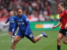 Electric James vedie Chelsea k víťazstvu finále Ligového pohára žien nad Manchestrom United Electric James vedie Chelsea k víťazstvu finále Ligového pohára žien nad Manchestrom United