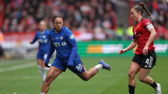 Electric James vedie Chelsea k víťazstvu finále Ligového pohára žien Electric James vedie Chelsea k víťazstvu finále Ligového pohára žien nad Manchestrom United