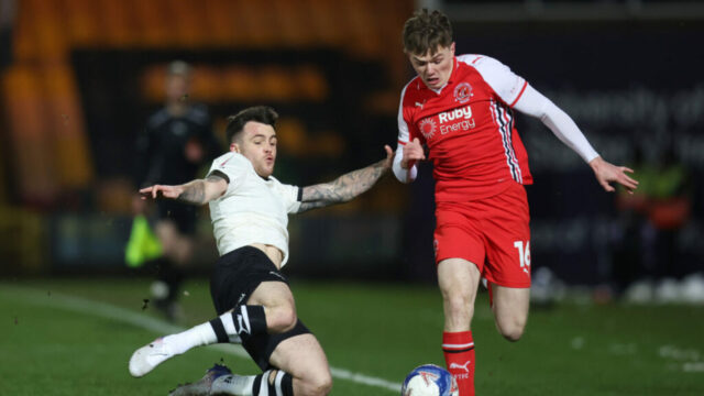 Ethan Ennis vysvetľuje pokrok, ktorý urobil odkedy sa pripojil k Fleetwood Town na zapožičanie od Man Und
