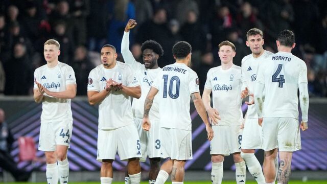 Európska liga 2025-26: Nottingham Forest prežije prestrelku, aby sa dostal Európska liga 2025-26: Nottingham Forest prežije prestrelku, aby sa dostal do štvrtí; Postup Aston Villa, Bologna