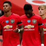 MANCHESTER, ANGLICKO - 19. SEPTEMBER: Timothy Fosu-Mensahof Manchester United v akcii s Jordanom Ayewom z Crystal Palace počas zápasu Premier League medzi Manchestrom United a Crystal Palace na Old Trafford 19. septembra 2020 v Manchestri v Anglicku. (Foto: Matthew Peters/Manchester United cez Getty Images)