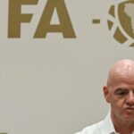 FIFA oznámila nové pravidlo boja proti verbálnemu napádaniu hráčov po kontroverzii Viniciusa Jr