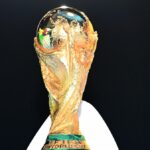 Celkový pohľad na trofej majstrovstiev sveta vo futbale