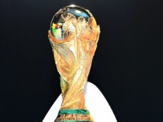 FIFA reaguje na obvinenie z porušenia zákonov Európskej únie v súvislosti so sťažnosťou na majstrovstvá sveta Celkový pohľad na trofej majstrovstiev sveta vo futbale