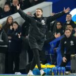 David Raya sa niekoľkokrát zranil na palubovke (REUTERS)