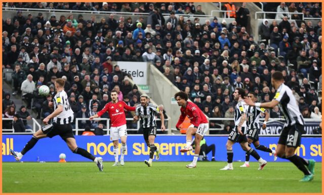 Fabrizio Romano na výstupe z prestupu Joshua Zirkzee
