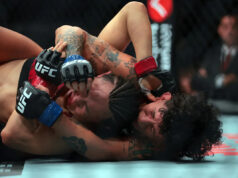 Fakty pred podujatím UFC Fight Night 272: Virna Jandiroba naháňa rekord Mackenzieho Derna 28. júna 2025; Las Vegas, Nevada, USA; Beneil Dariush (červené rukavice) bojuje s Renatom Moicanom (modré rukavice) počas UFC 317 v T-Mobile Arene. Povinný kredit: Stephen R. Sylvanie-Imagn Images