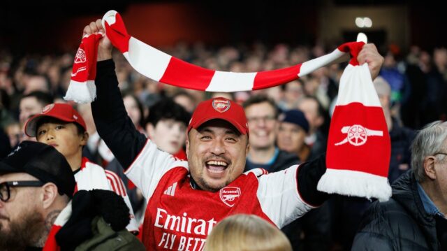 Fanúšikovia Arsenalu pridelili vo Wembley 8 krčiem, pretože priaznivci varovali pred pokutami 100 libier
