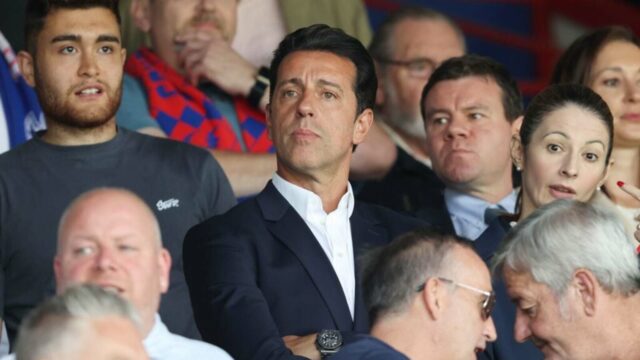 Fanúšikovia Arsenalu reagujú na správu, že ex-riaditeľovi Edu Gasparovi bolo povedané, aby sa „držal ďalej“ od Forestu
