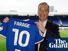 Fanúšikovia Ipswichu sú „znechutení a zahanbení“ po fotografickej príležitosti Nigela Faragea na Portman Road | Mesto Ipswich Fanúšikovia Ipswichu sú „znechutení a zahanbení“ po fotografickej príležitosti Nigela Faragea na Portman Road | Mesto Ipswich