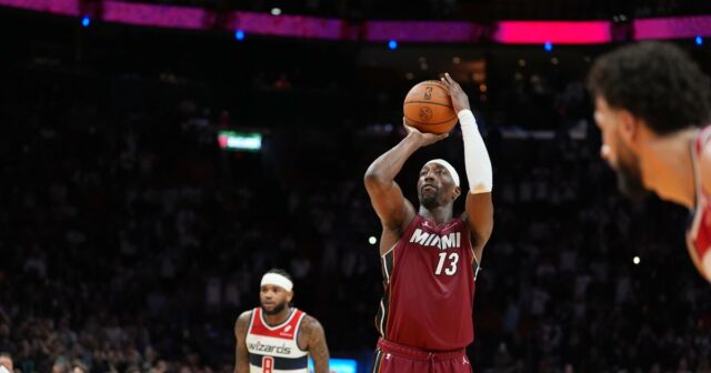 Fanúšikovia Lakers vedia, že Bam Adebayo podviedol cestu okolo Kobeho Bryanta
