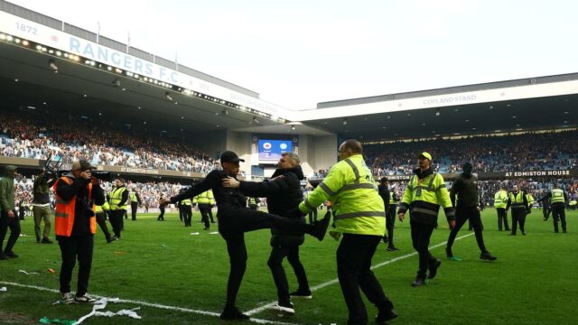 Fanúšikovia sa stretnú na ihrisku po tom, čo Celtic porazí Rangers v tesnom súboji o Škótsky pohár
