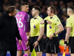 Farke po červenej karte „už nikdy nebude behať“. Farke po červenej karte „už nikdy nebude behať“.