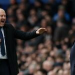 Sean Dyche a Ange Postecoglou v zápase Everton vs Spurs v roku 2024