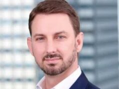 Federálna polícia je odsúdená na to, že nedržala iránskych futbalistov v Austrálii, pretože sa ukázalo, že hráči boli obeťami obchodovania s ľuďmi Komisár pre boj proti otroctvu NSW Dr James Cockayne (na obrázku) chce odpovede na to, čo austrálska federálna polícia, Qantas a letisko Sydney urobili, aby to umožnili