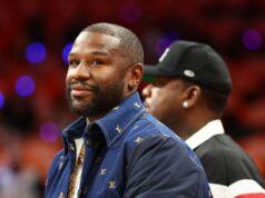 Floyd Mayweather pripravuje júnovú výstavu ako zahrievací zápas Mannyho Pacquiaa WNBA: Finále – Las Vegas Aces vo Phoenixe Mercury