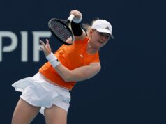 Fran Jones signalizuje prelomové prvé víťazstvo na okruhu WTA 1000 proti Venus Williamsovej na Miami Open Tempo a sila Venus Williamsovej boli viditeľné, keď tlačila Jonesovú v tesnom stretnutí (IMAGN IMAGES cez Reuters Connect)