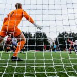 Vo Švédsku bol zastrelený brankár