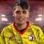 Futbalová hviezda (19) zomrela po záhadnej streľbe, keď polícia zatkla podozrivého z vraždy