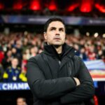 Futbaloví fanúšikovia mali veľa čo povedať po tom, čo si Pubity pomýlil Mikela Artetu so španielskym veľvyslancom v Izraeli