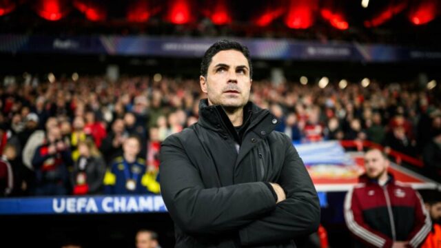 Futbaloví fanúšikovia mali veľa čo povedať po tom, čo si Pubity pomýlil Mikela Artetu so španielskym veľvyslancom v Izraeli
