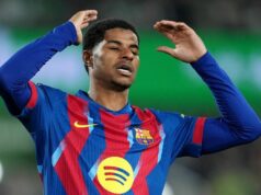 Futbalový fanúšik, ktorý rasovo zneužíval Marcusa Rashforda, môže čeliť väzeniu po nadávke zachytenej kamerou Marcus Rashford z FC Barcelona sa pozerá počas zápasu LaLiga EA Sports medzi Realom Oviedo a FC Barcelona v Carlos Tartiere 25. septembra 2025 v španielskom Oviede.