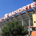 Futbalový fanúšik zomrel v dejisku MS 2026 po tragickom páde z boxu | Futbal | Šport