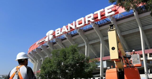 Futbalový fanúšik zomrel v dejisku MS 2026 po tragickom páde z boxu | Futbal | Šport
