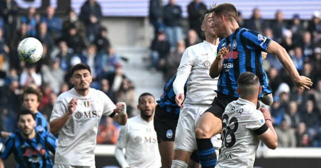 Mario Pasalic z Atalanty strelil gól počas zápasu Serie A medzi Atalanta BC a SSC Neapol