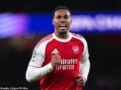 Gabriel je bojovník Arsenalu s baseballovou pálkou a jeho spoluhráči vtipkujú, že by mal byť hviezdou UFC, keď odíde do dôchodku – teraz je pripravený na ďalšiu titánsku bitku s Erlingom Haalandom. Gabriel je bojovník Arsenalu UFC, ktorý by chcel byť pripravený na ďalší titánsky šrot vo Wembley