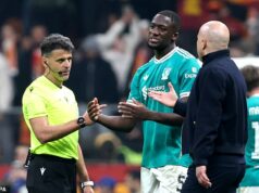 Galatasaray 0:1 Liverpool: Muži Arna Slotu mali šťastie, že unikli maulingu v Istanbule, píše LEWIS STEELE po sérii nedbalých chýb a vylúčení VEĽMI kontroverzného gólu. Liverpool mal to šťastie, že unikol z medvedice na štadióne Galatasaray porážkou 1:0