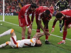 Galatasaray vydal vyhlásenie, keď Noa Lang zostáva po zranení v Liverpoole na operácii Zranenie Noa Langa pritiahlo pozornosť, keď obe skupiny zdravotníkov prišli na pomoc hviezde Galatasaray