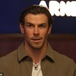 Gareth Bale (na obrázku) naznačil, že Carlo Ancelotti by bol „skvelý“ ako ďalší manažér Man United.