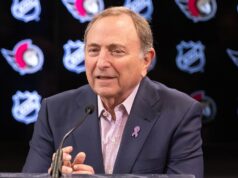 Gary Bettman obhajuje americký mužský hokejový tím po Trumpovom vtipe o ženskej zostave Gary Bettman obhajuje americký mužský hokejový tím po Trumpovom vtipe o ženskej zostave