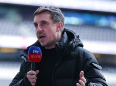 Gary Neville je na mieste s prestupovou správou Chelsea, ako povedal Liam Rosenior o ďalších troch podpisoch Gary Neville