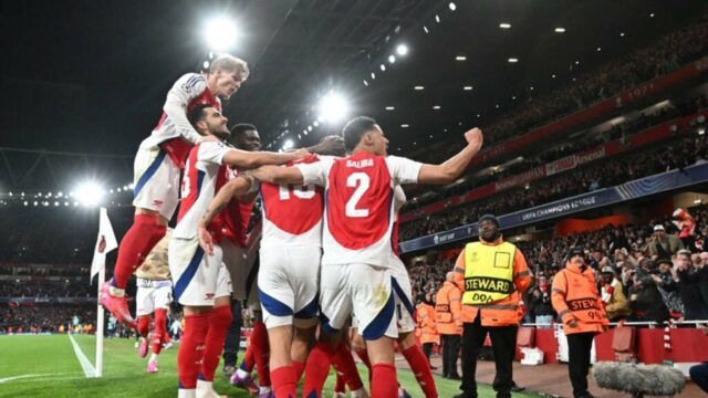 Gary Neville kritizuje „predvídateľný“ Arsenal po ďalšom zlomovom zákroku proti Gary Neville kritizuje „predvídateľný“ Arsenal po ďalšom zlomovom zákroku proti Chelsea