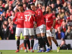 Gary Neville vymenúva „zraniteľný“ tím, ktorý vynechá Ligu majstrov v obrovskom boji medzi piatimi najlepšími Premier League Gary Neville verí, že Man United skončí tretí a zabezpečí si miesto v Lige majstrov