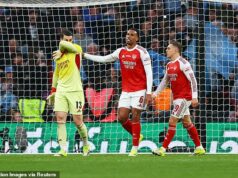 Gary Neville zavolal na brankára Arsenalu Kepu Arrizabalagu za jeho „nezmyselné“ správanie v momentoch pred záverečným kvílením Carabao Cupu Kepa Arrizablaga zakričal, keď Arsenal stratil kontrolu nad finále Carabao Cupu