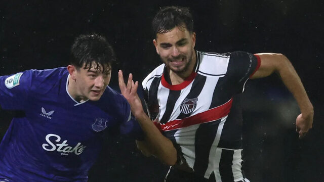 Gateshead priviedol na hosťovanie krídelníka Grimsby Gilsenana Gateshead priviedol na hosťovanie krídelníka Grimsby Gilsenana