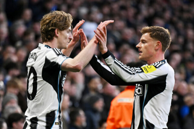 Gordon prepustil Newcastle cez Chelsea, aby ohrozil štyri najlepšie nádeje Download app from appStore