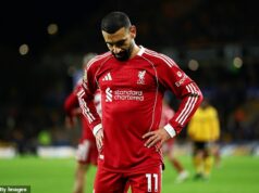 Graeme Souness hovorí Mohamedovi Salahovi, že by mal OPUSTIŤ Liverpool a „je jediným najväčším dôvodom“ ich šokujúcej obhajoby titulu v Premier League – a odhaľuje, prečo by sa smial v TVÁRI Liama Roseniora. Salahove čísla v tejto sezóne nevykresľujú pekný obraz, jeho 10 gólov a deväť asistencií vo všetkých súťažiach je v ostrom kontraste s minulými sezónami.