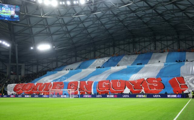 Habib Beye chváli hráčov Marseille za to, že predvádzali „boj“ počas protestov fanúšikov
