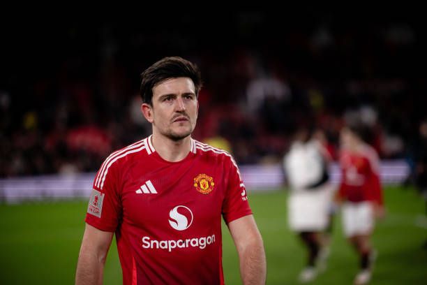Harry Maguire dostal po obnovení procesu v Grécku podmienečný trest Harry Maguire dostal po obnovení procesu v Grécku podmienečný trest odňatia slobody