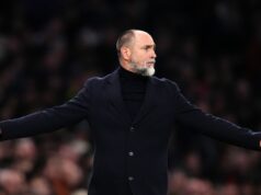 Hnev Igora Tudora po kontroverznom incidente VAR v zápase Tottenham vs Atletico Madrid Manažér Tottenhamu Hotspur Igor Tudor reaguje na zápas osemfinále Ligy majstrov UEFA v druhom zápase na štadióne Tottenhamu Hotspur.