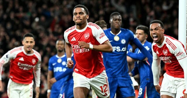 Jurrien Timber oslavuje