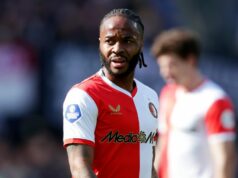 Holandské médiá menia svoju melódiu na Raheema Sterlinga, keď fanúšikovia Feyenoordu vydávajú výrečnú reakciu Raheem Sterling z Feyenoordu počas zápasu holandskej Eredivisie medzi Feyenoordom a Excelsiorom na štadióne Feijenoord